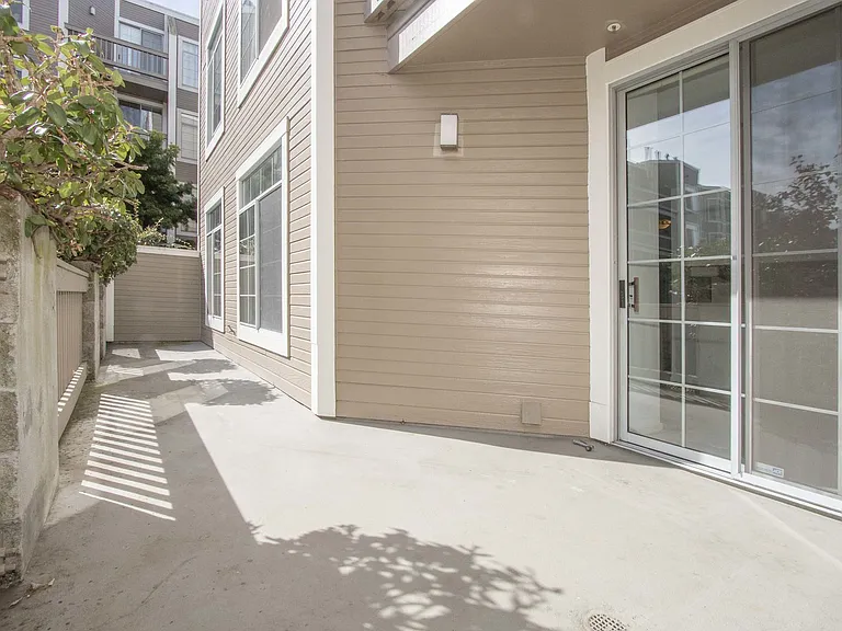 2060 Sutter St #205 — Photo 6