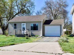 17 E Ave W, Lake Park, IA 51347