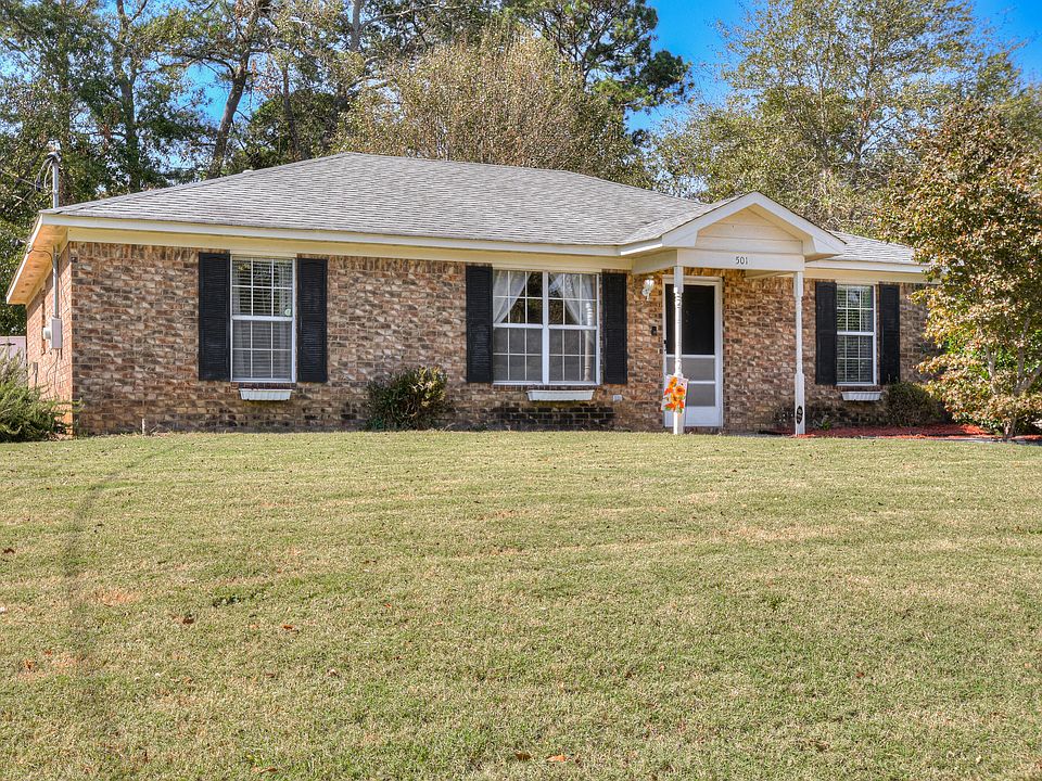 1st image of 501 Elmwood Court