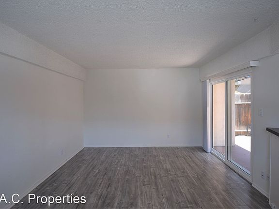 4th image of 5939 Cedros Ave #7343136