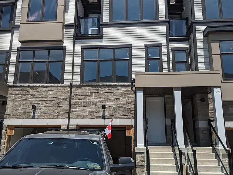 790 Kootenay Path — Photo 1