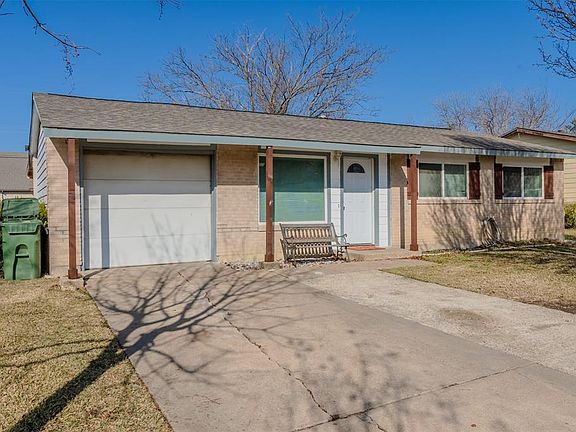 2nd image of 907 Glynn Oaks Dr