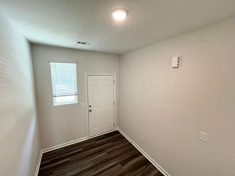2047 Trailside Dr — Photo 6