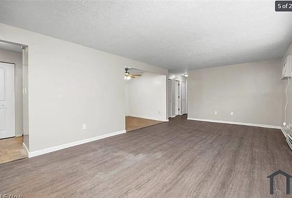 3rd image of 5382 Lee Rd