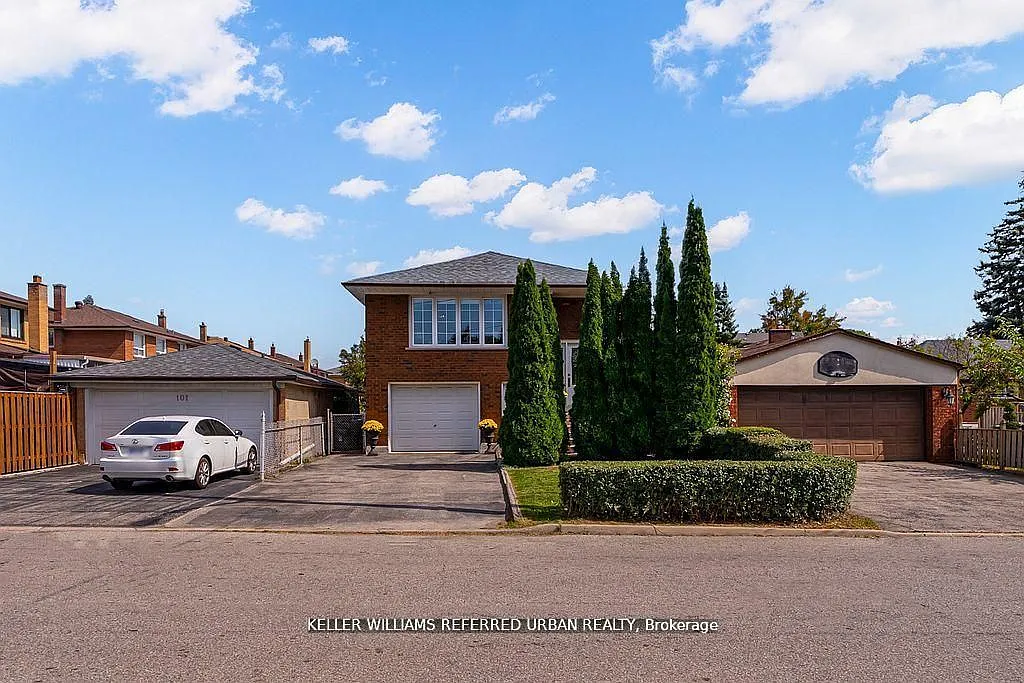 4 bed, $3,000 — Photo 1