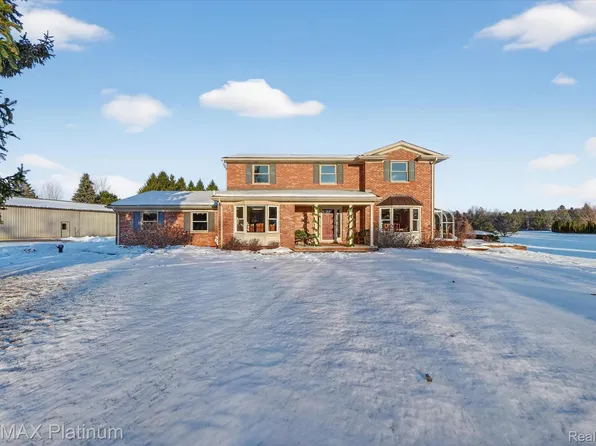 1901 Brandy Ln, Brighton, MI 48114