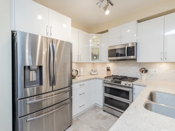 8538 203a St #111, Langley, BC V2Y 3P9