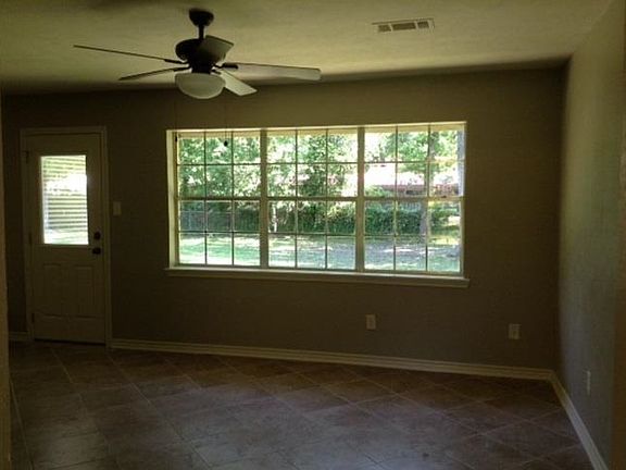 3rd image of 322 Pinemont Dr
