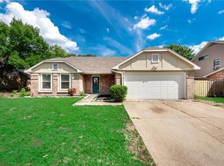 1504 Waxwing Ct, Arlington, TX 76018