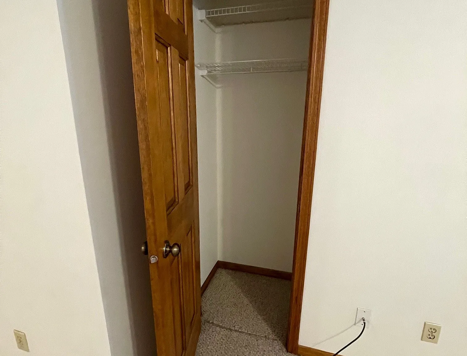 2 bed, $1,075 — Photo 2