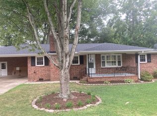 12 Embry St, Taylors, SC 29687