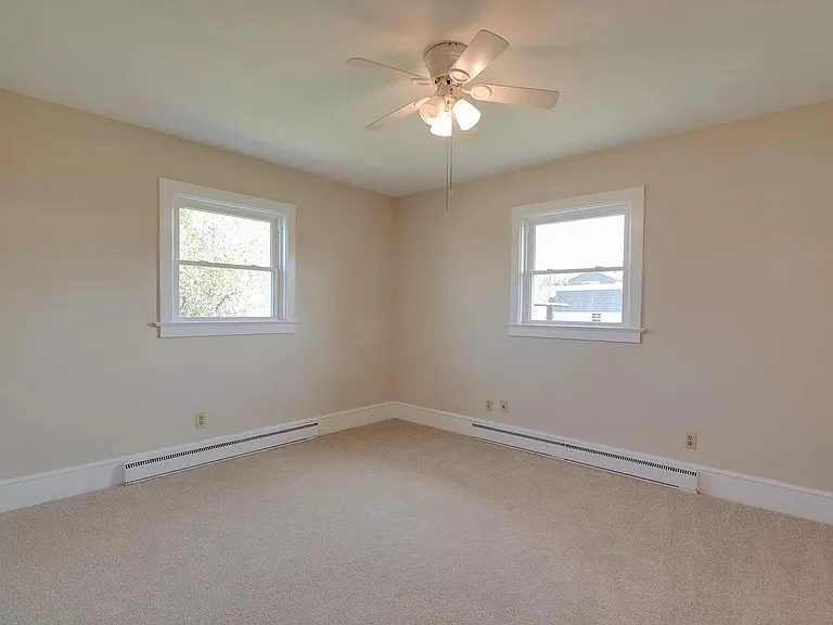 402 Lee Ave — Photo 7