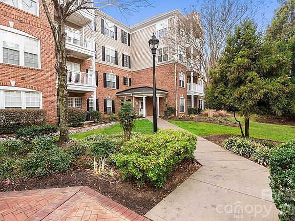 2nd image of 3244 Margellina Dr