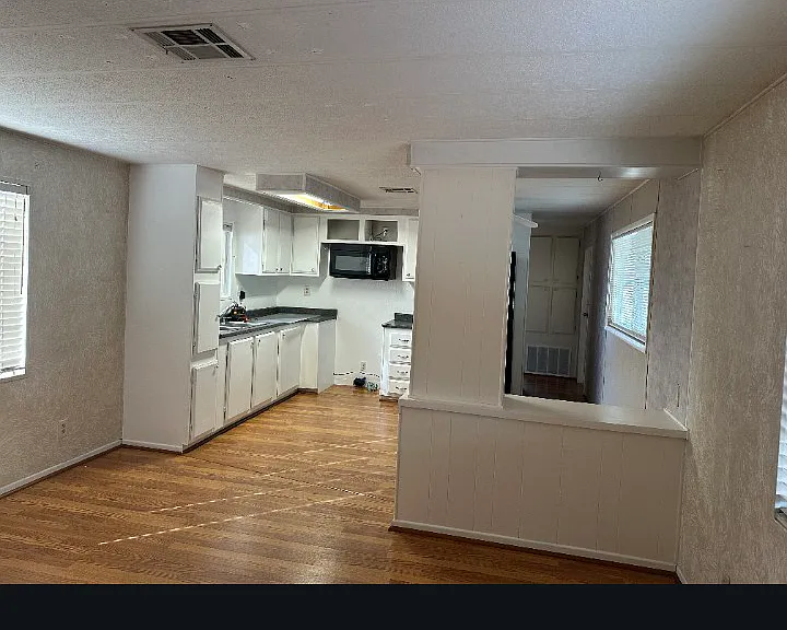 662 Fisher Ln — Photo 1