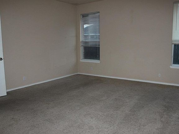 5th image of 2321 Fullerton Ave