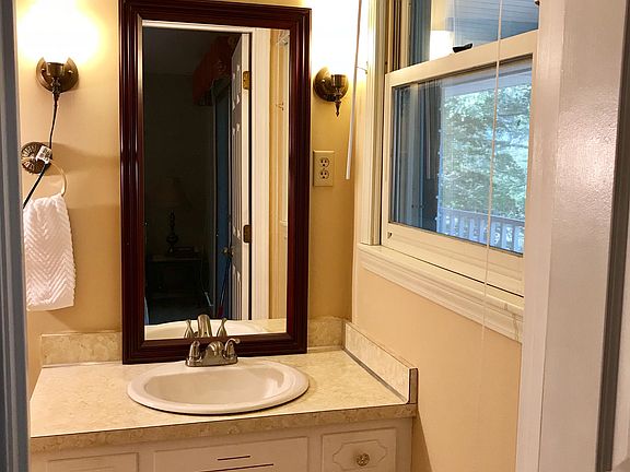 Upstairs Bedroom 2 Ensuite