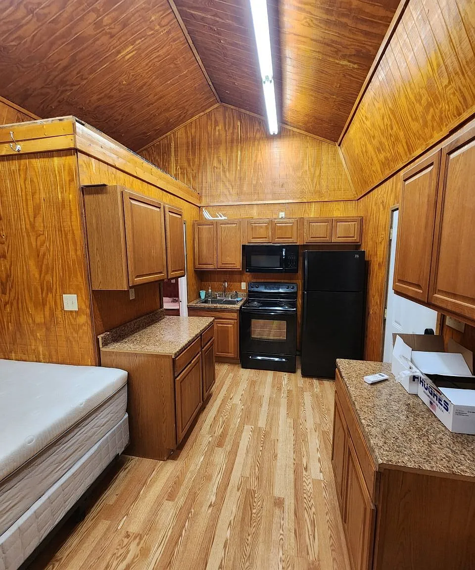 1 bed, 1.0 bath, 385 sqft, $1,200 — Photo 3