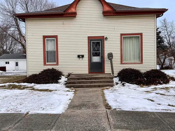 805 Randall St, Reinbeck, IA 50669