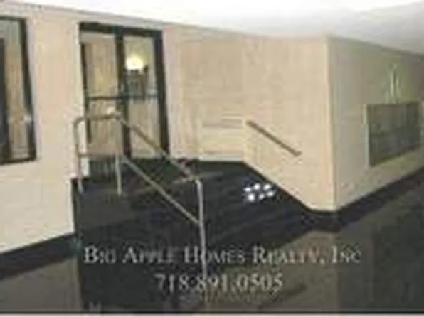 2427 East 29th image 1 of 6