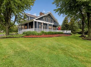 15 Winding Branch Rd, Hawthorn Woods, IL 60047