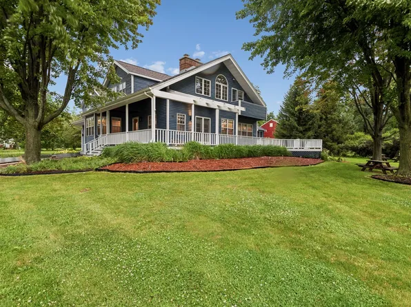 15 Winding Branch Rd, Hawthorn Woods, IL 60047
