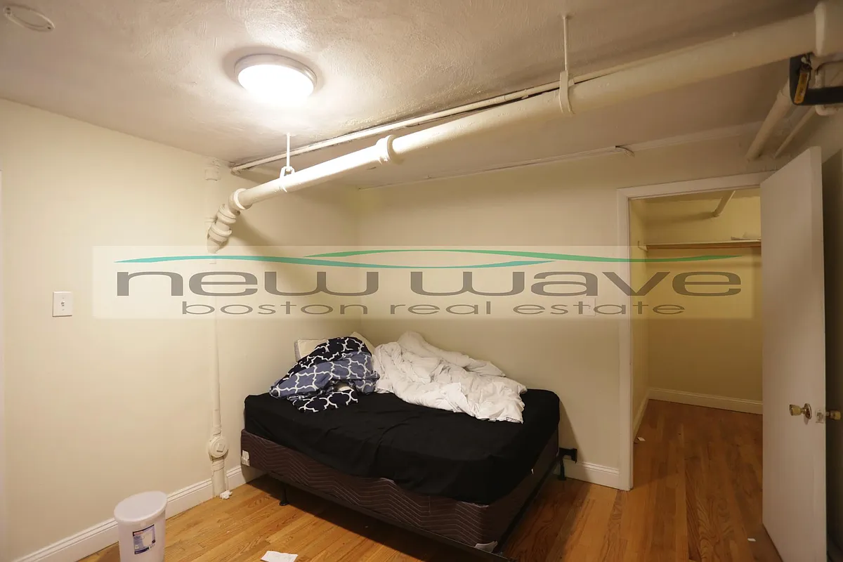 Building Photo - 165 Hemenway St #11
