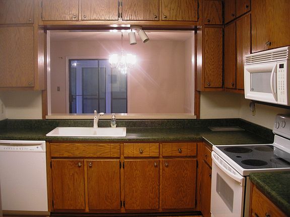 Kitchen open to Dining Rm