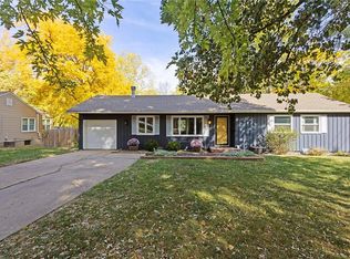 1002 NW Maple St, Lees Summit, MO 64063