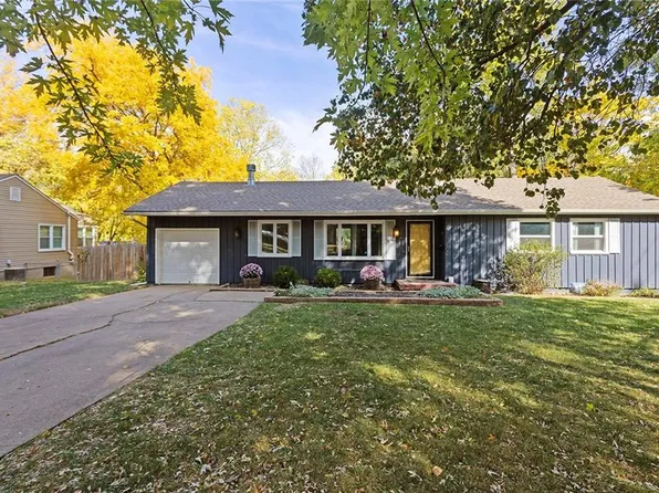 1002 NW Maple St, Lees Summit, MO 64063