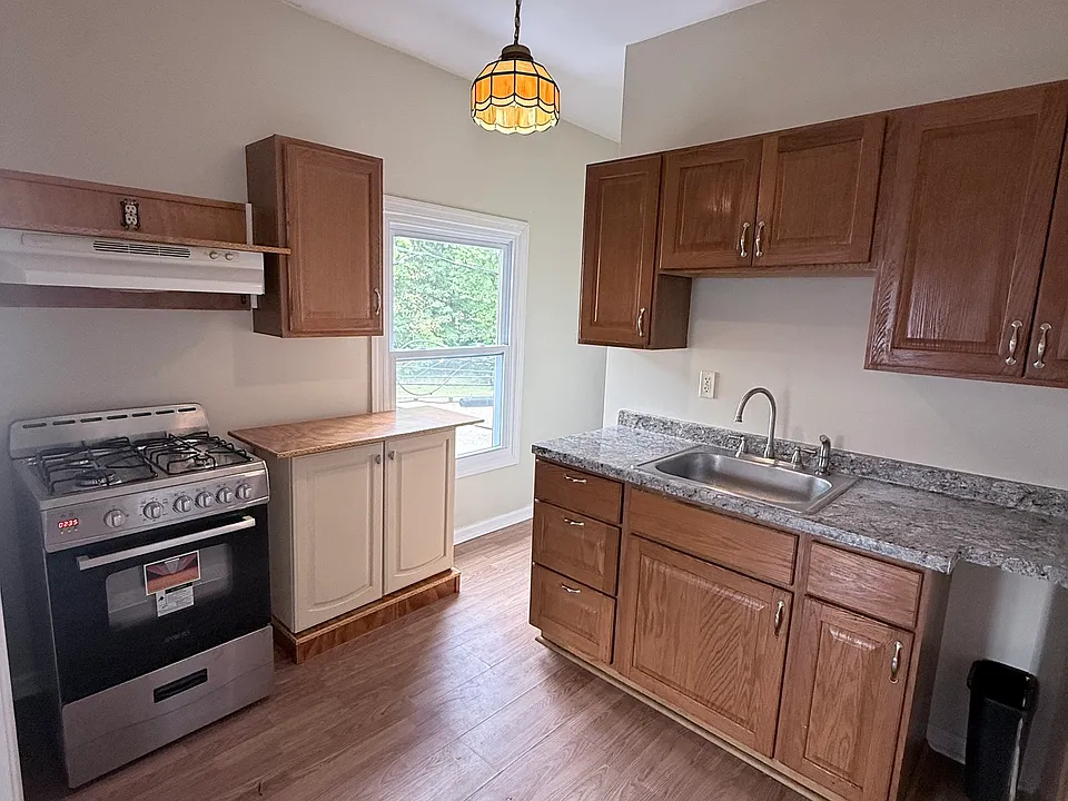 6 Electric Ave #6
