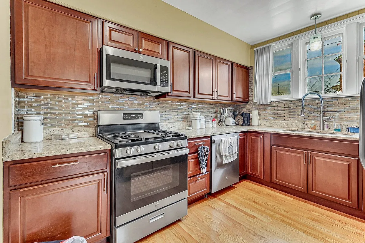 3 bed, 2000 sqft, $2,800 — Photo 3