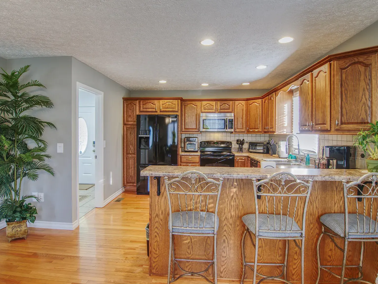 2 bed, $2,500 — Photo 4