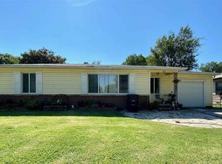 831 N 8th St, Arkansas City, KS 67005