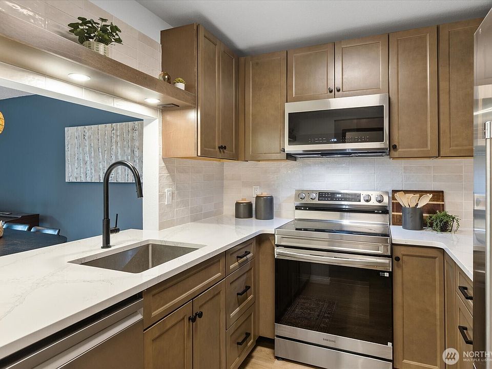 1st image of 21615 80th Avenue W #215