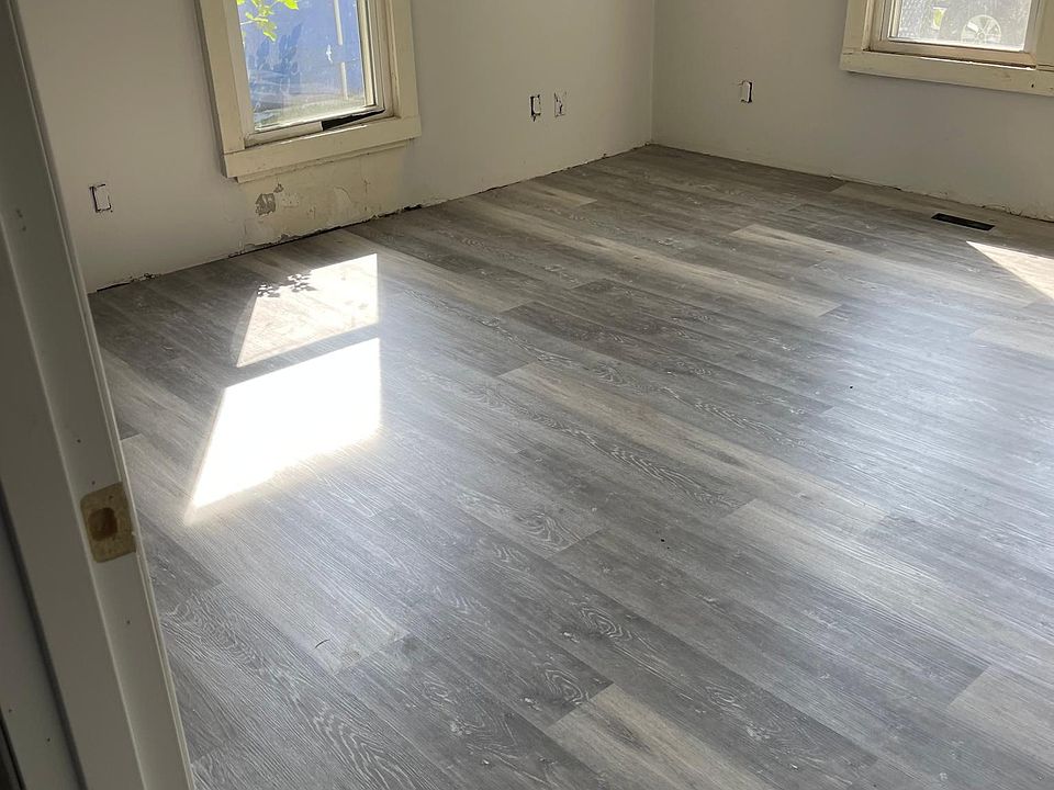 2nd image of 953953 Lexington Ave