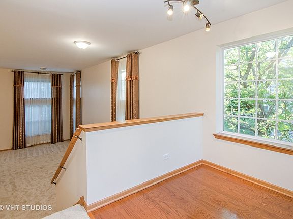 2nd image of 384 Gladstone Ln #47-6