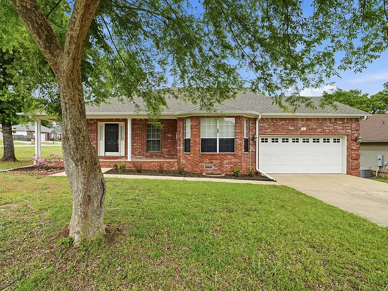 1 Zircon Dr — Photo 2