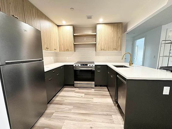 5th image of 3333 Giles Pl #4004