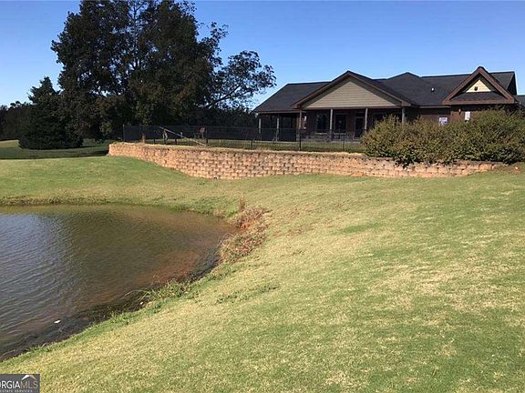 5th image of 853 Club Dr