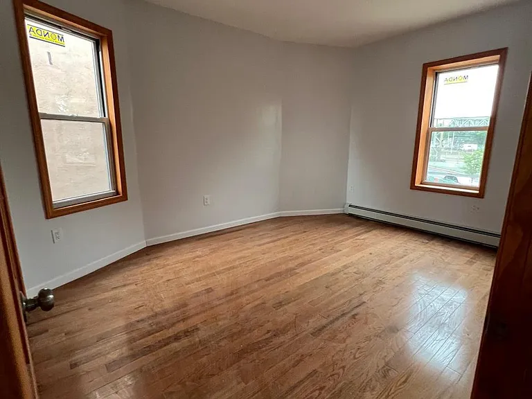 2265 Chatterton Ave #2 — Photo 3