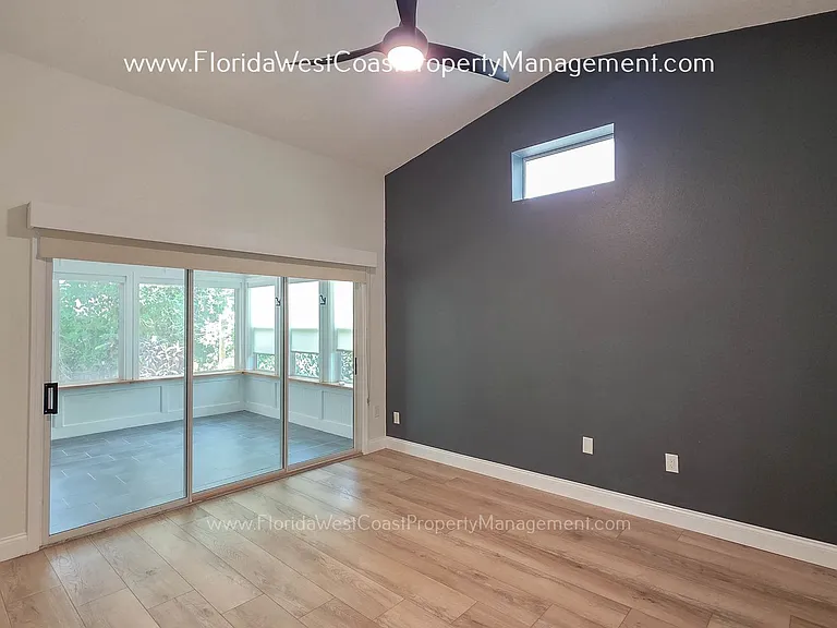 4667 Hamlets Grove Dr — Photo 24