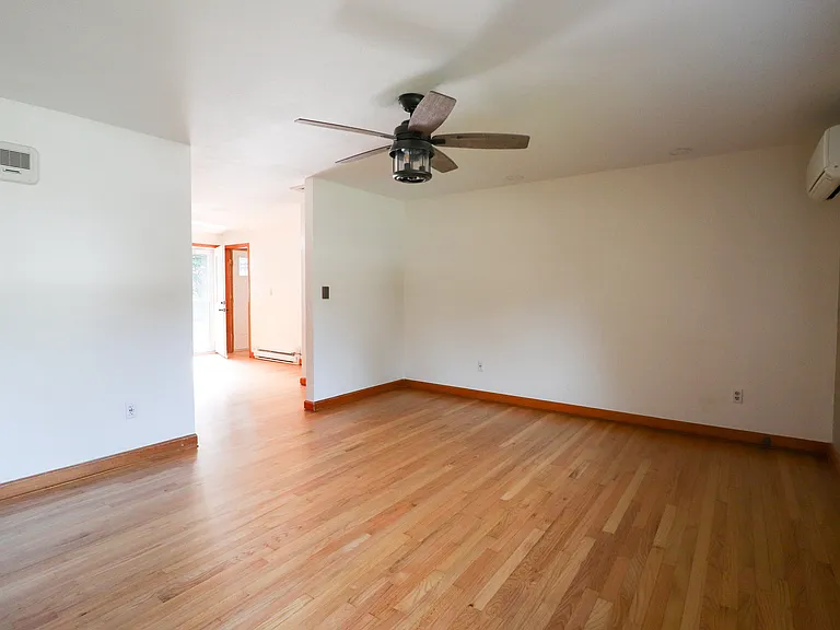 63 Home Ave — Photo 6