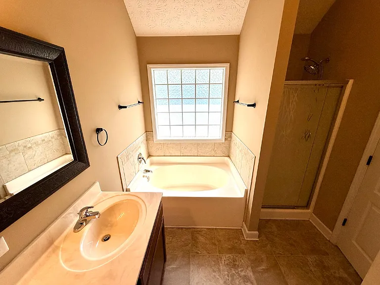 422 Jamestown Ave — Photo 15