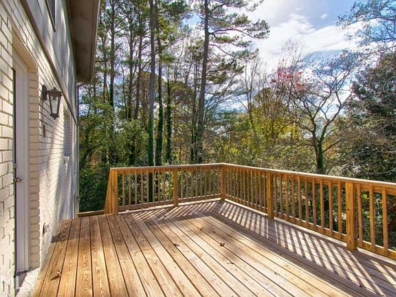 3rd image of 1584 King Arthur Ct SE