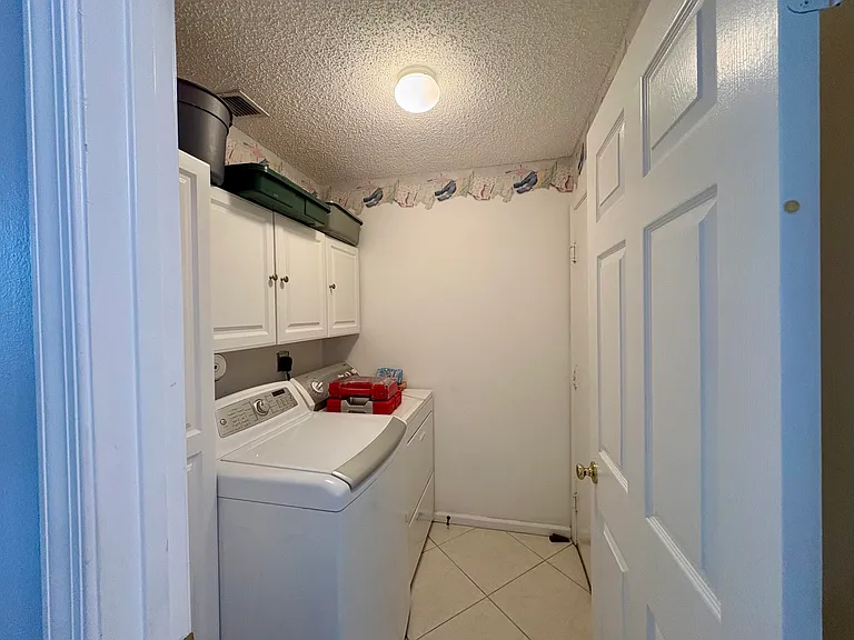 3771 Newport Ave — Photo 8