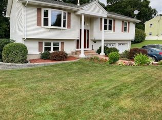6 Donna St, Waterford, CT 06385
