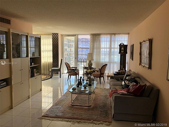 4th image of 301 174th St APT 2006