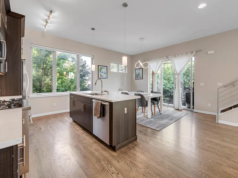2250 W 31st Ave — Photo 22