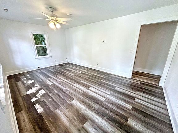 2nd image of 111 Early St