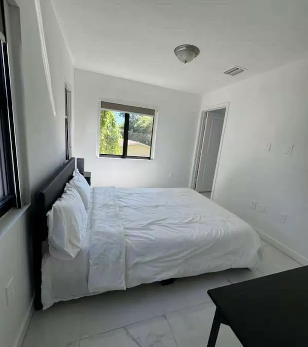 1 bed, 300 sqft, $1,199 — Photo 4